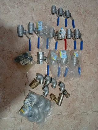 Lote Grifos y Accesorios inoxidables de Fontanería