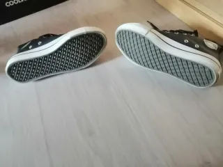 Botines tipo piel John Smith negros