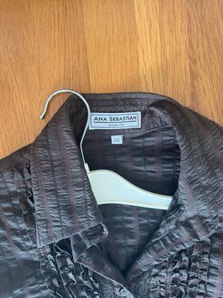 Camisa Mujer Marrón con Volantes.