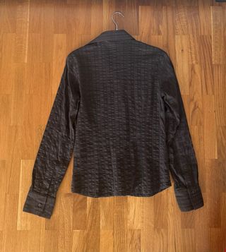 Camisa Mujer Marrón con Volantes.