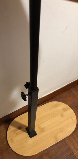 Mesa de apoio bambu e metal