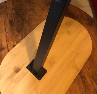 Mesa de apoio bambu e metal