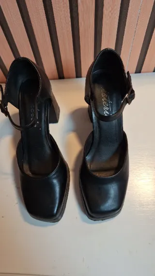 Zapatos de fiesta negros