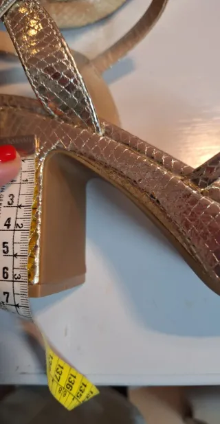 Sandalias doradas fiesta