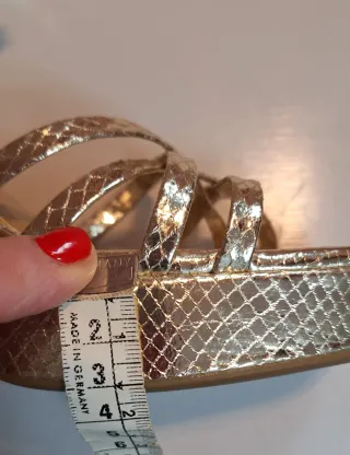 Sandalias doradas fiesta