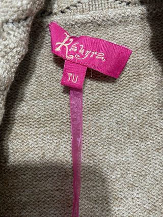 Cárdigan largo de punto beige sin estrenar