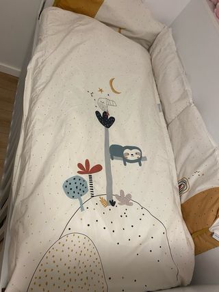 Colchón cuna y sábanas