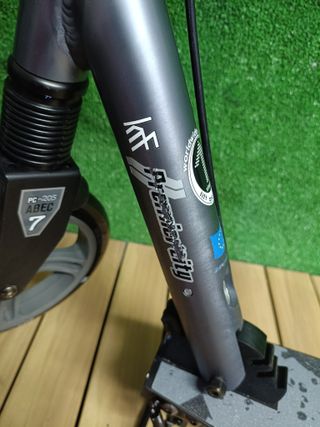 PATINETE KRF PREMIER CITY 200 SUSPENSION DELANTERA GRIS