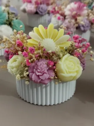 Creazioni in gesso ceramico e cera d'oliva