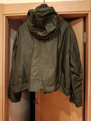 Chaqueta Zara verde con capucha