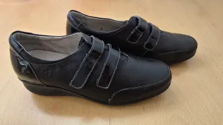 Zapatos de piel negros talla 38