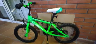 Bicicleta infantil verde