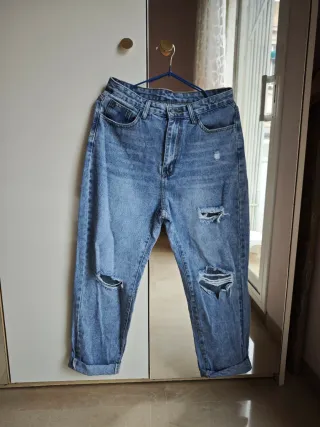 Pantalones vaqueros anchos rotos mujer