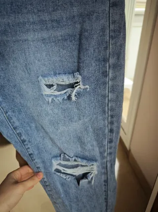 Pantalones vaqueros anchos rotos mujer