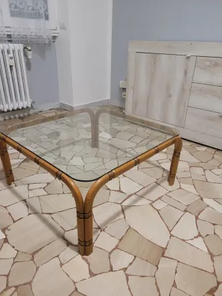 Tavolino da caffè in bambù e vetro