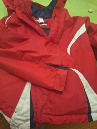 Cazadora de nieve infantil roja. Marca wed'ze