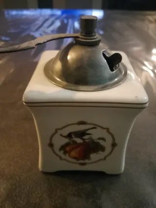 Macinino vintage ceramica decorato