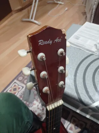 Guitarra Acústica Madera Clara INFANTIL