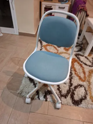 Escritorio infantil Ikea madera blanco + silla