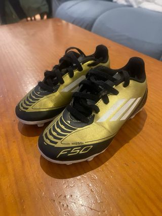 Botas de fútbol Adidas Messi F50 Oro/Negro. T.28