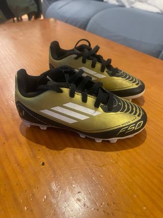 Botas de fútbol Adidas Messi F50 Oro/Negro. T.28