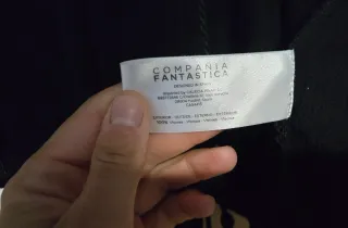 Camisa Negra Compañía Fantástica