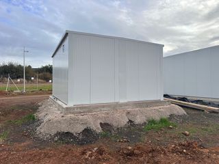 Almacén modular a raiz de contenedores maritimos