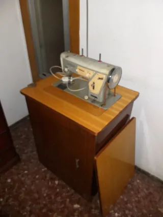 Máquina de coser antigua