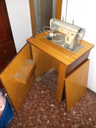 Máquina de coser antigua