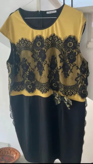 Abito elegante nero e giallo con pizzo