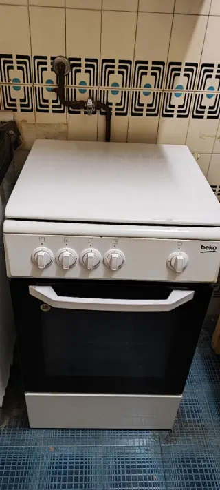 Cocina a gas Beko blanca