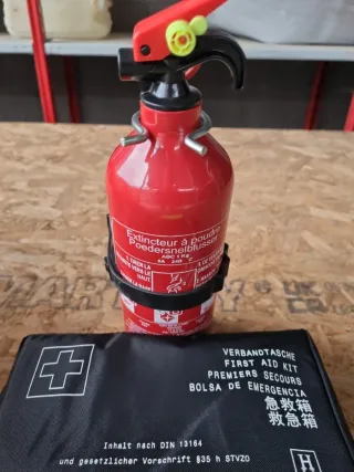 Kit Emergenza Mercedes-Benz con Estintore