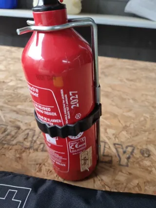 Kit Emergenza Mercedes-Benz con Estintore