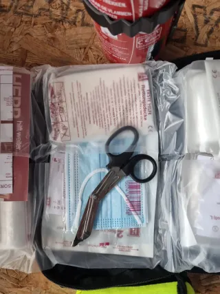 Kit Emergenza Mercedes-Benz con Estintore