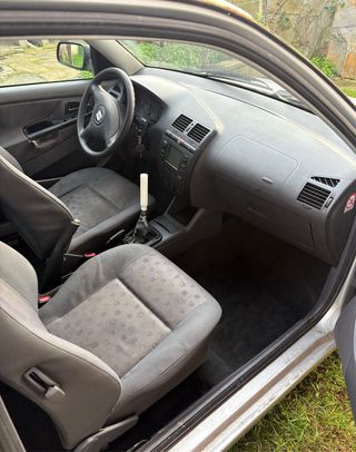 SEAT Ibiza 1.6 3P año 2000 gasolina
