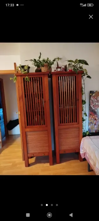 Aparador de madera de nogal.