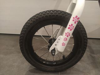 Bicicleta Ghost sin pedales morada