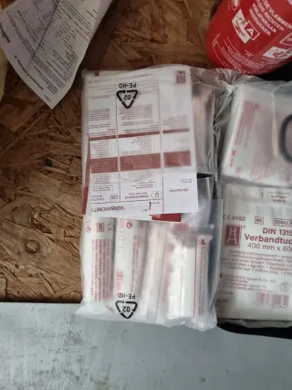 Kit Primo Soccorso Mercedes con Estintore