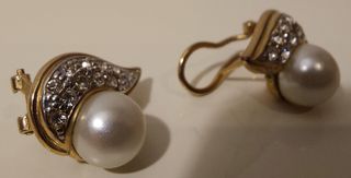 Pendientes de oro 18k con 12 diamantes y 1 perla