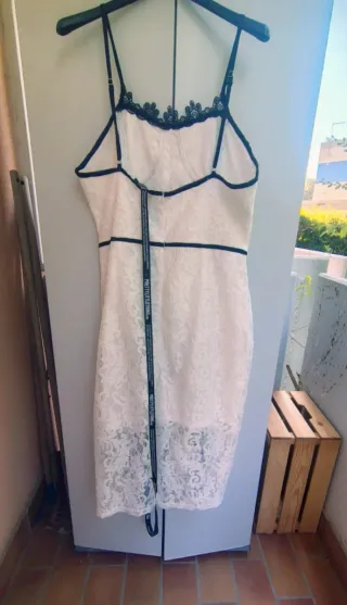 Vestito midi decorazioni pizzo e ricami