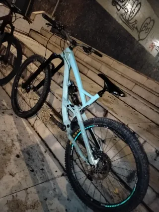 YT Capra CF Mullet