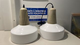 Par de Lámparas colgantes de madera y cerámica