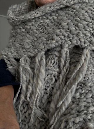 Chal tejido grueso gris