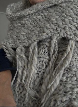 Chal tejido grueso gris