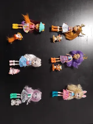 Muñecas Enchantimals y animales.