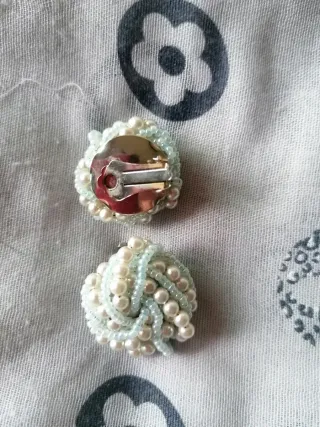 Pendientes redondos perla azul y blanco