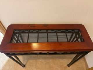 Recibidor de madera y metal