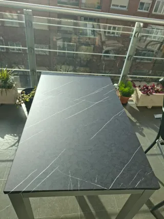 Mesa de cocina moderna