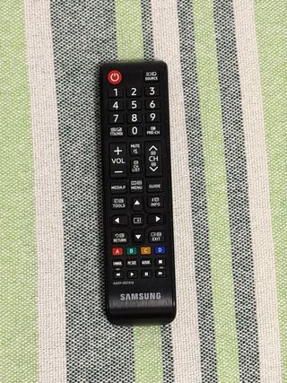 PS5 Digital Edition + TV Samsung 32