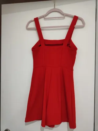 Vestido rojo con botones